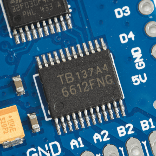 Moduł ze sterownikiem silników DC TB6612FNG do Wemos D1 Mini (6) Moduł ze sterownikiem silników DC TB6612FNG do Wemos D1 Mini (6)