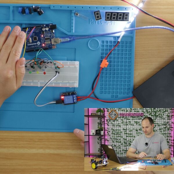 ARD_M3L8 Front.00_22_07_15.Still001 1_1 1000px ARD_M3L8 Front.00_22_07_15.Still001 1_1 1000px